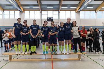 Bild 45 - C-Juniorinnen 3 Loewinnen Cup